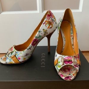 Women’s Gucci Floral Pump